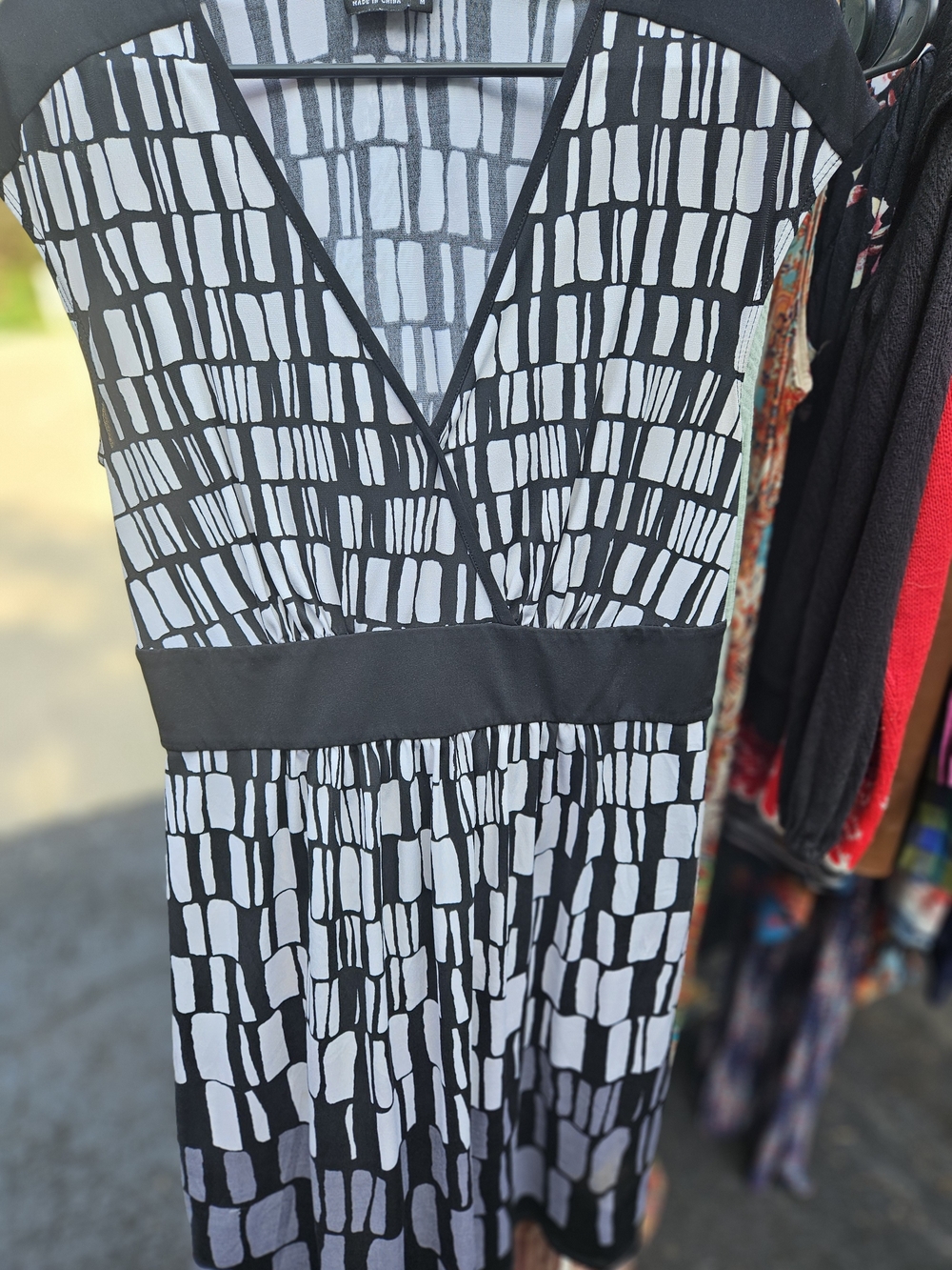 Black & White Geometric V-Neck Dress Travelors Mayerial Non- Wrinkle